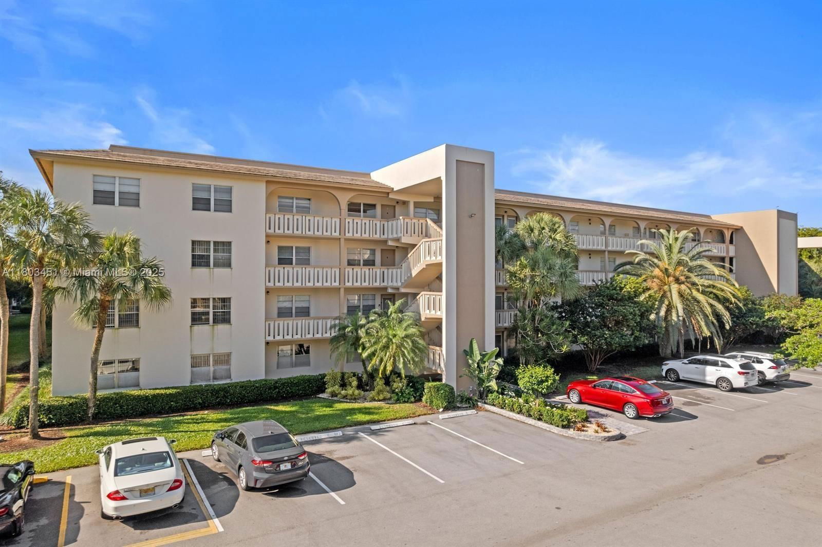 Real estate property located at 2305 Lucaya Ln H1, Broward, Lucaya Village 1-e Condo, Coconut Creek, FL