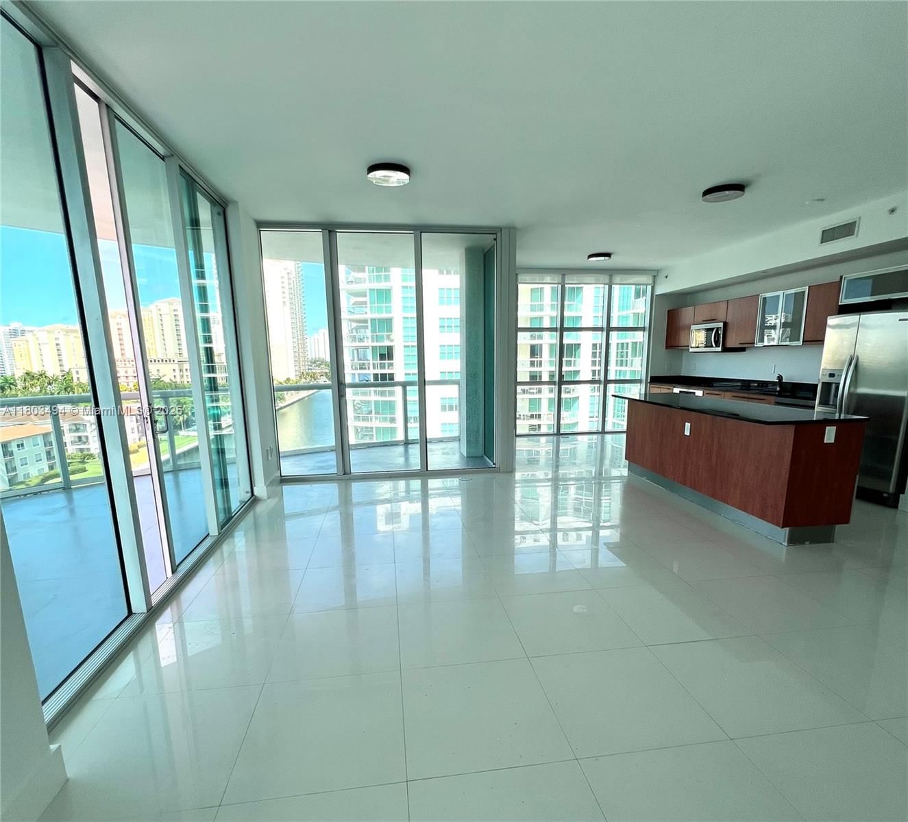 Real estate property located at 650 32nd St #3704, Miami-dade, Paraiso Bay Condo, Miami, FL