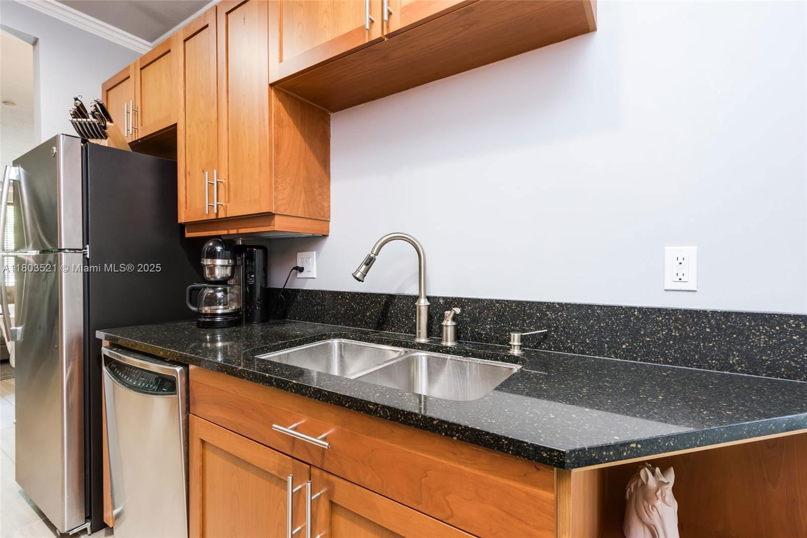 Real estate property located at 240 14th Ave #240, Broward, Village At Sailboat Bend, Fort Lauderdale, FL