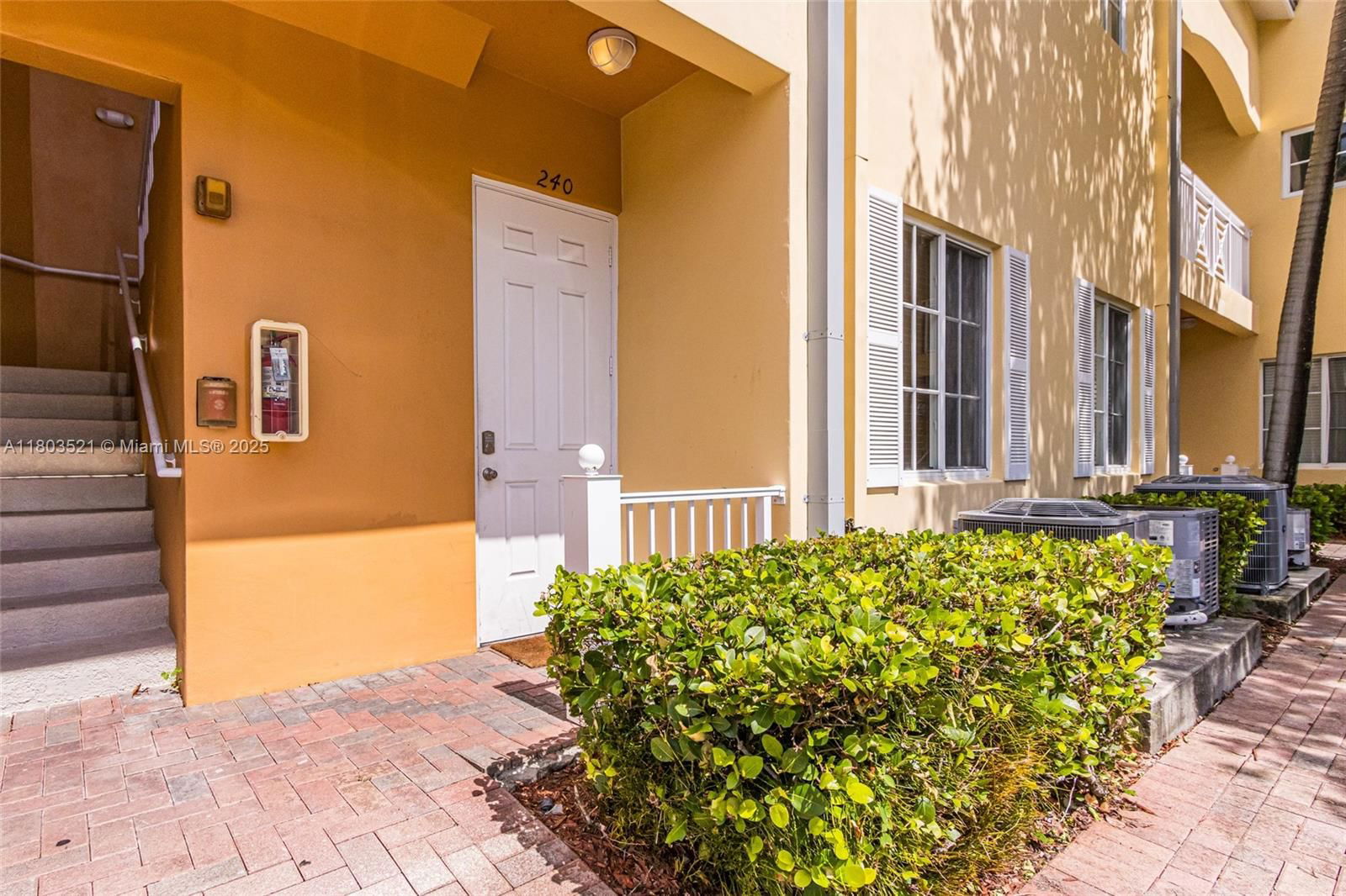 Real estate property located at 240 14th Ave #240, Broward, Village At Sailboat Bend, Fort Lauderdale, FL