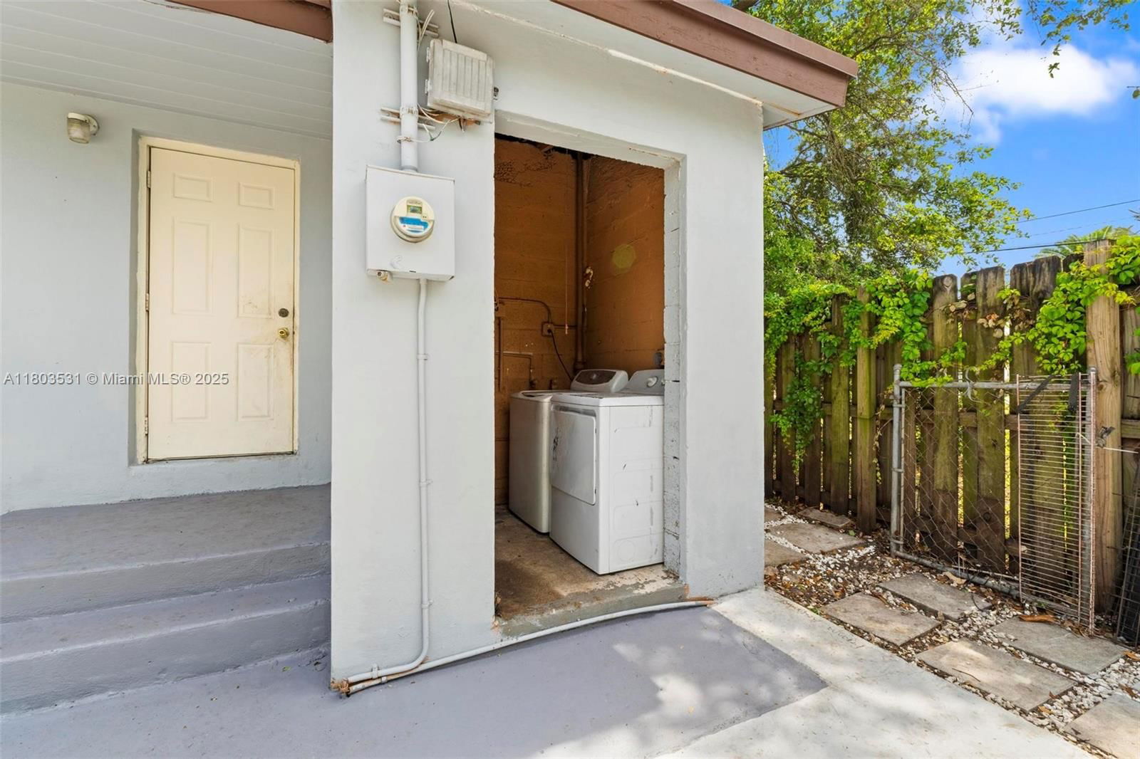 Real estate property located at 941 76th St, Miami-dade, Stephen Manor, Miami, FL