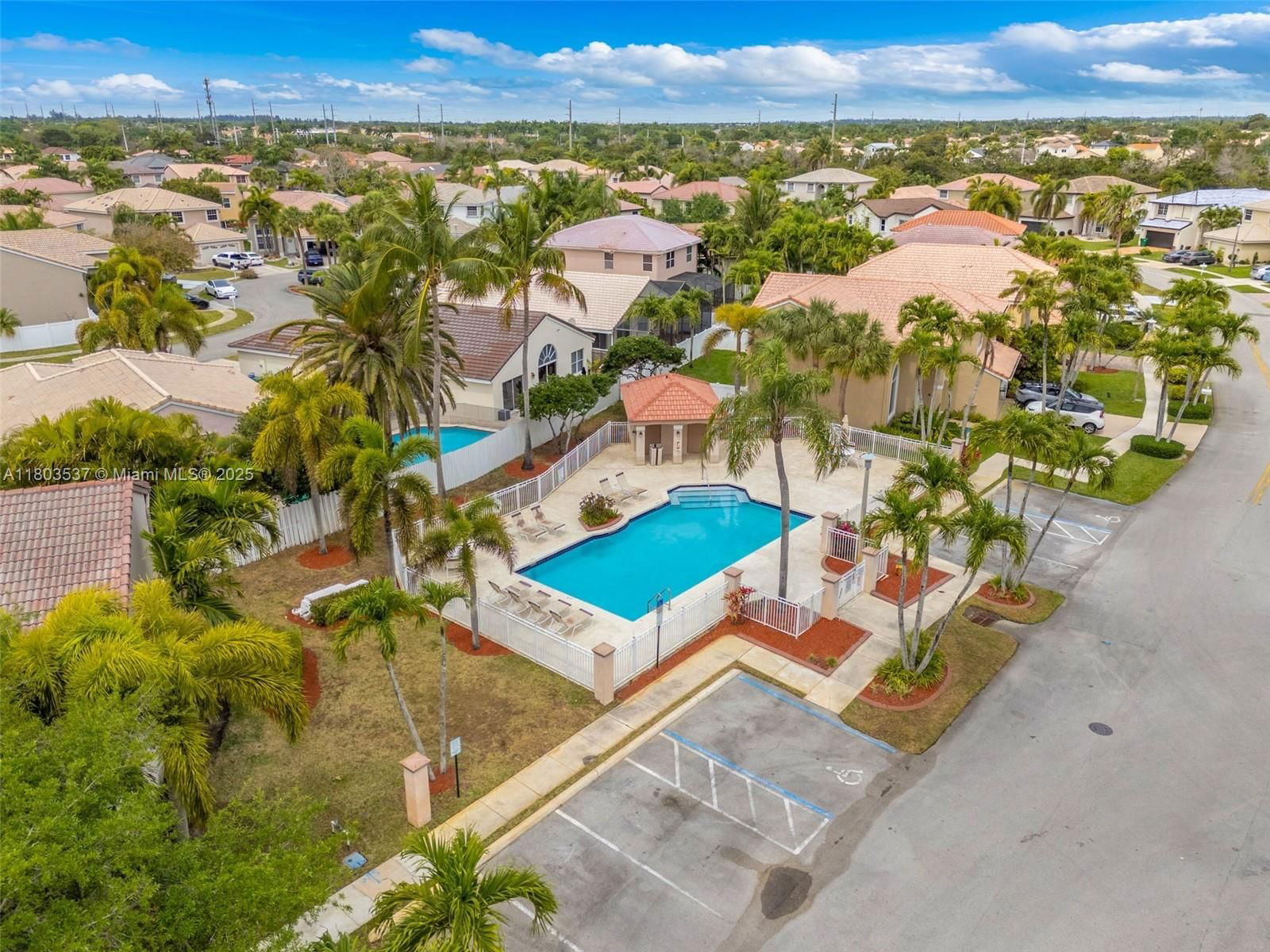 Real estate property located at 1903 180th Ter, Broward, Silver Lakes Phase Iii, Miramar, FL