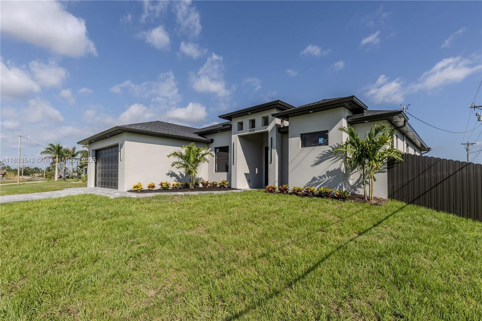 Real estate property located at 3205 Andalucia Boulevard, Lee, Cape Coral, Cape Coral, FL