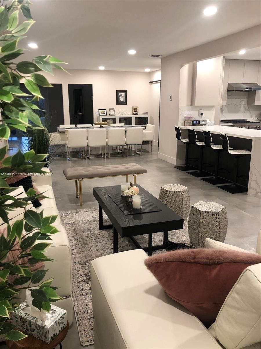 Real estate property located at 9224 Byron Ave, Miami-dade, Altos Del Mar No 5, Surfside, FL