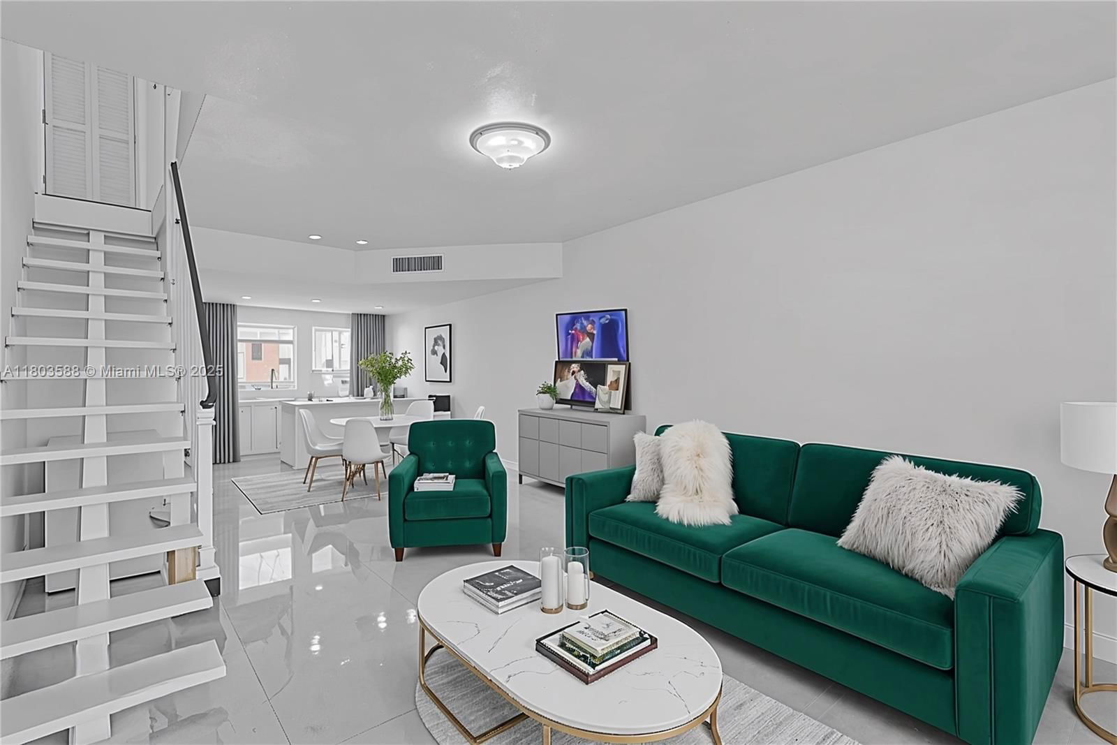 Real estate property located at 5530 26th Ct #209, Miami-dade, Vista Alegre Townhomes Co, Hialeah, FL