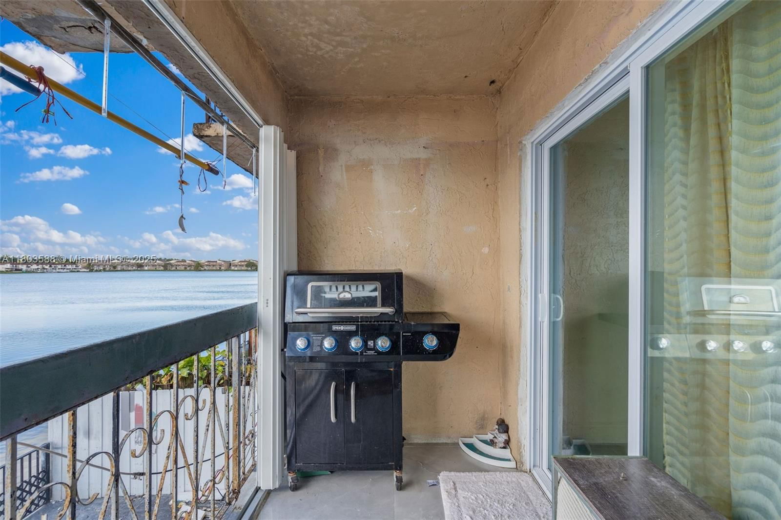 Real estate property located at 5530 26th Ct #209, Miami-dade, Vista Alegre Townhomes Co, Hialeah, FL