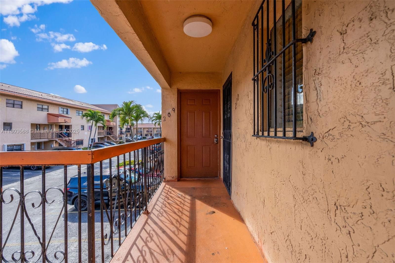Real estate property located at 5530 26th Ct #209, Miami-dade, Vista Alegre Townhomes Co, Hialeah, FL