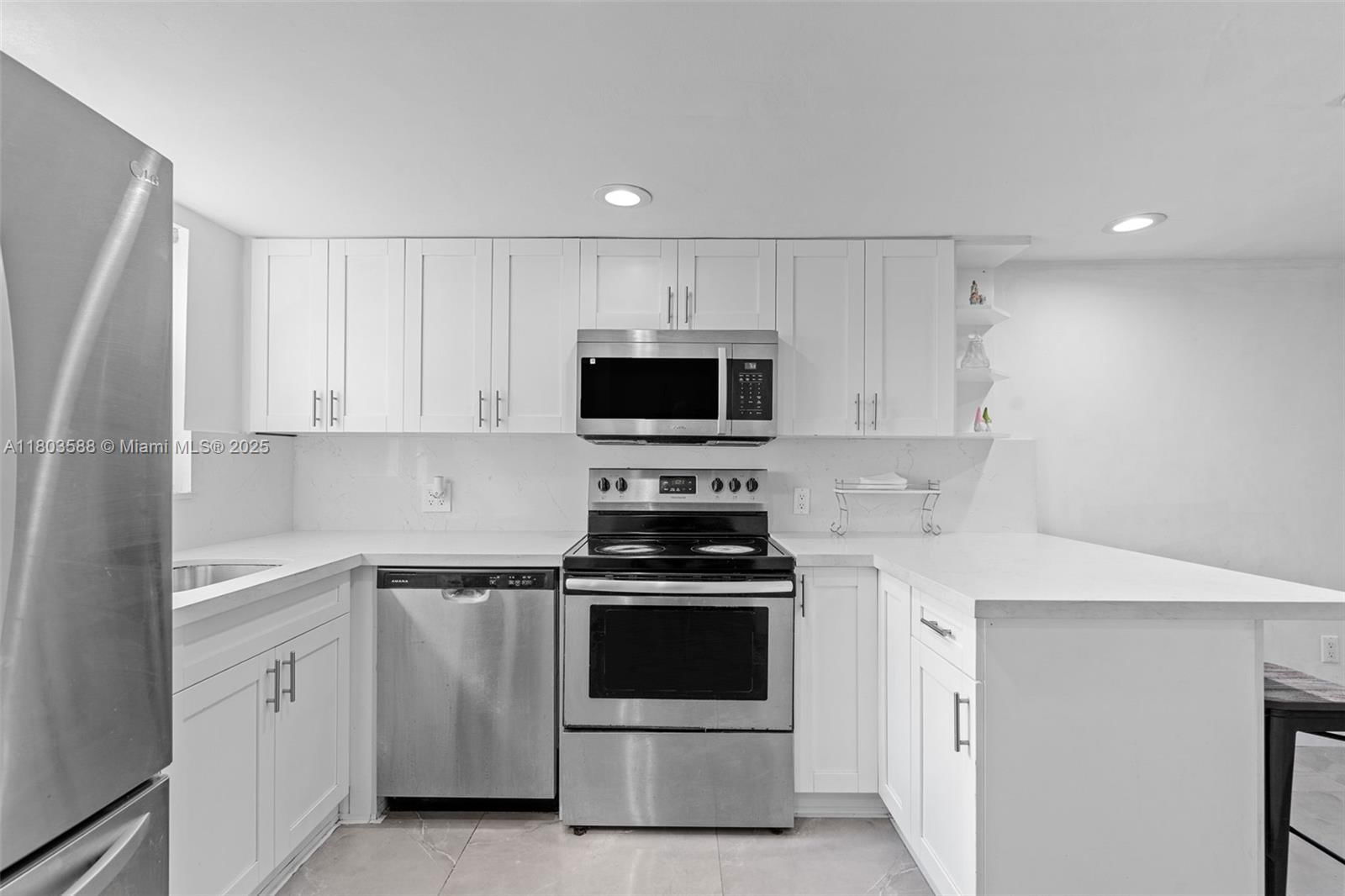 Real estate property located at 5530 26th Ct #209, Miami-dade, Vista Alegre Townhomes Co, Hialeah, FL