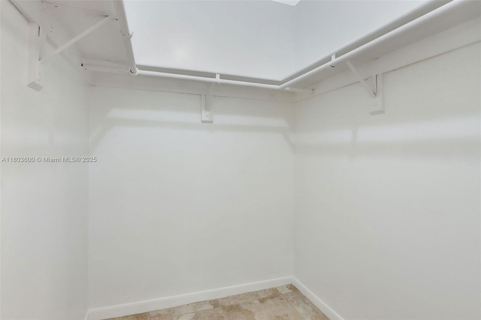 Real estate property located at 7915 86th St #705, Miami-dade, Kings Creek West Condo Bl, Miami, FL