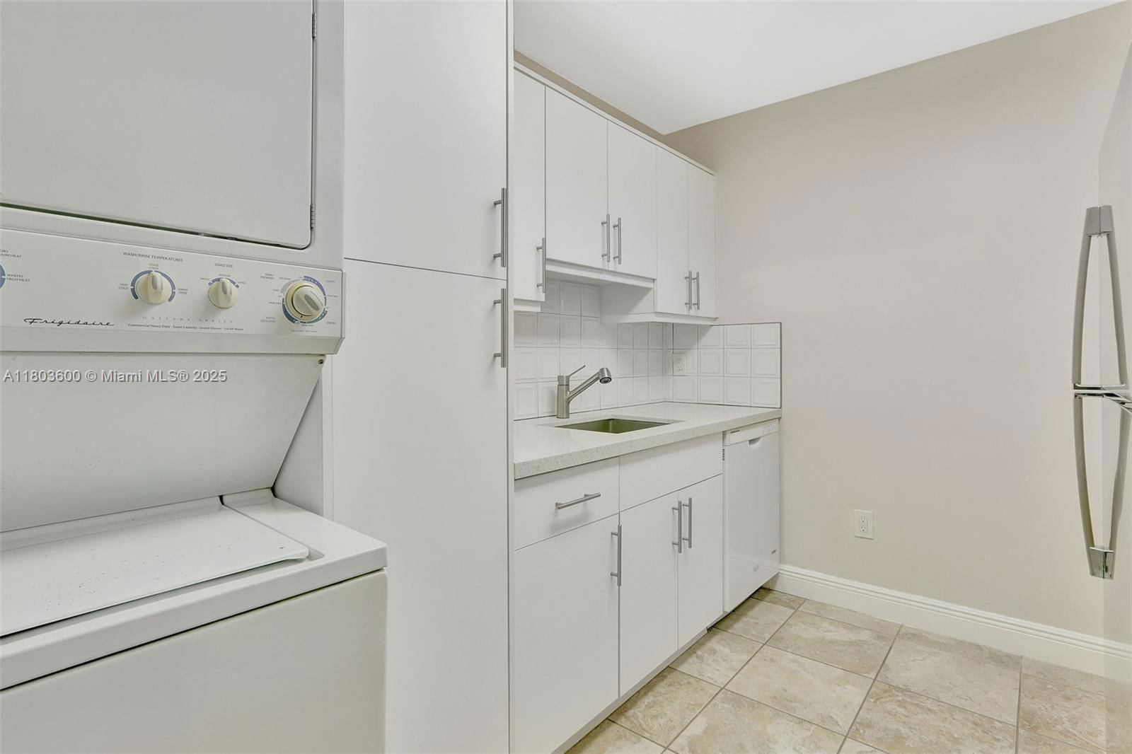Real estate property located at 7915 86th St #705, Miami-dade, Kings Creek West Condo Bl, Miami, FL