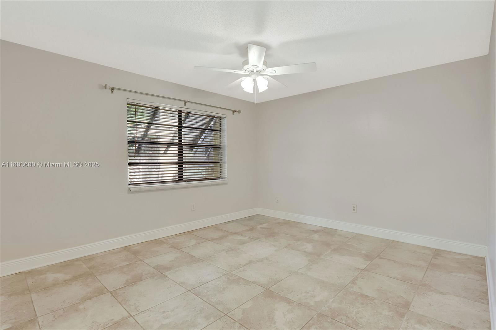 Real estate property located at 7915 86th St #705, Miami-dade, Kings Creek West Condo Bl, Miami, FL