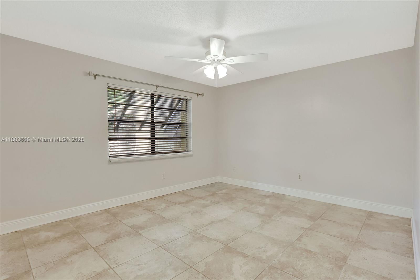 Real estate property located at 7915 86th St #705, Miami-dade, Kings Creek West Condo Bl, Miami, FL