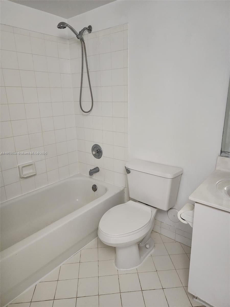 Real estate property located at 1450 3rd Ave #208, Broward, Sheridan East Condo Bldg, Dania Beach, FL