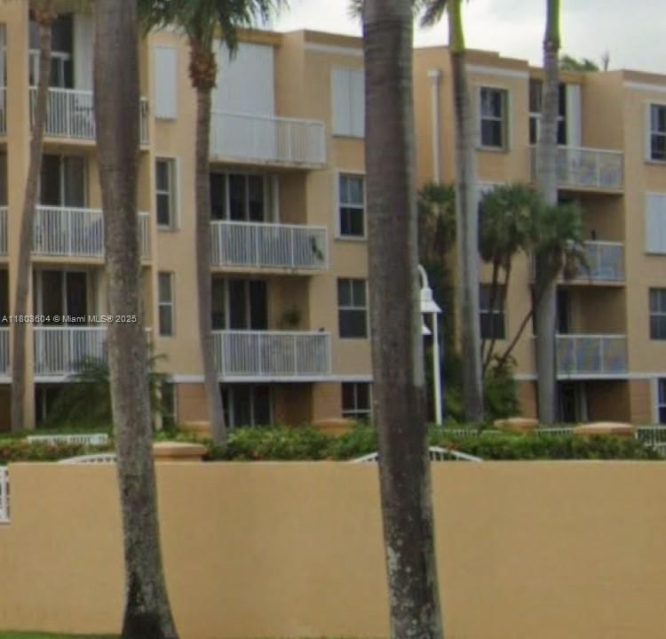 Real estate property located at 1450 3rd Ave #208, Broward, Sheridan East Condo Bldg, Dania Beach, FL