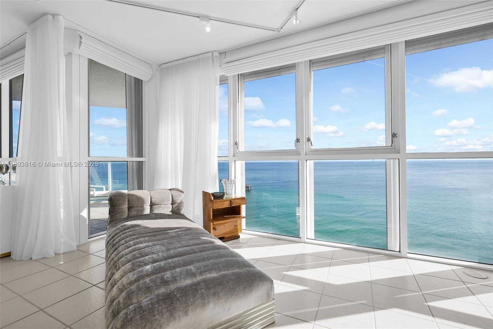 Real estate property located at 16485 Collins Ave #1236- Corner unit -OCEAN, Miami-dade, Oceania Iii Condo, Sunny Isles Beach, FL