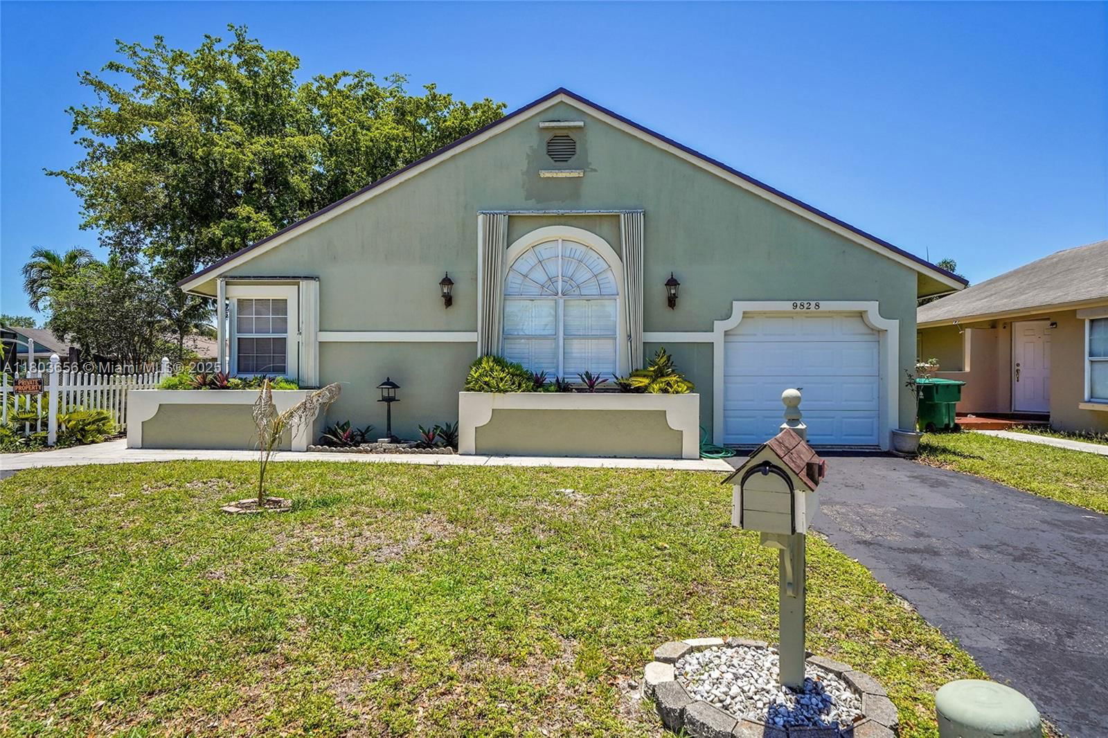 Real estate property located at 9828 58th Ct, Broward, Colony At Stirling, Cooper City, FL