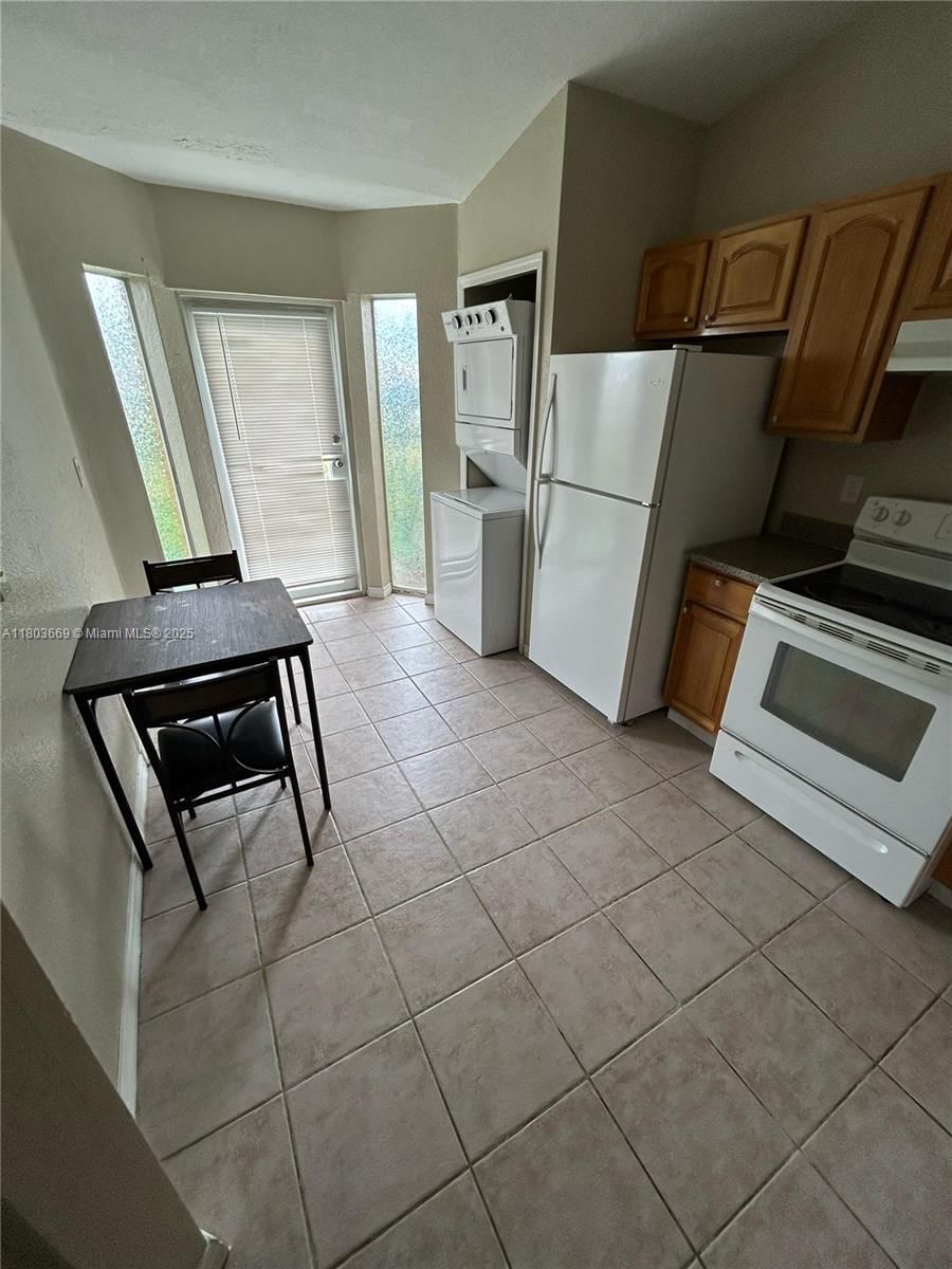 Real estate property located at 61 13th Ave #11, Miami-dade, Edgewater Condo, Homestead, FL