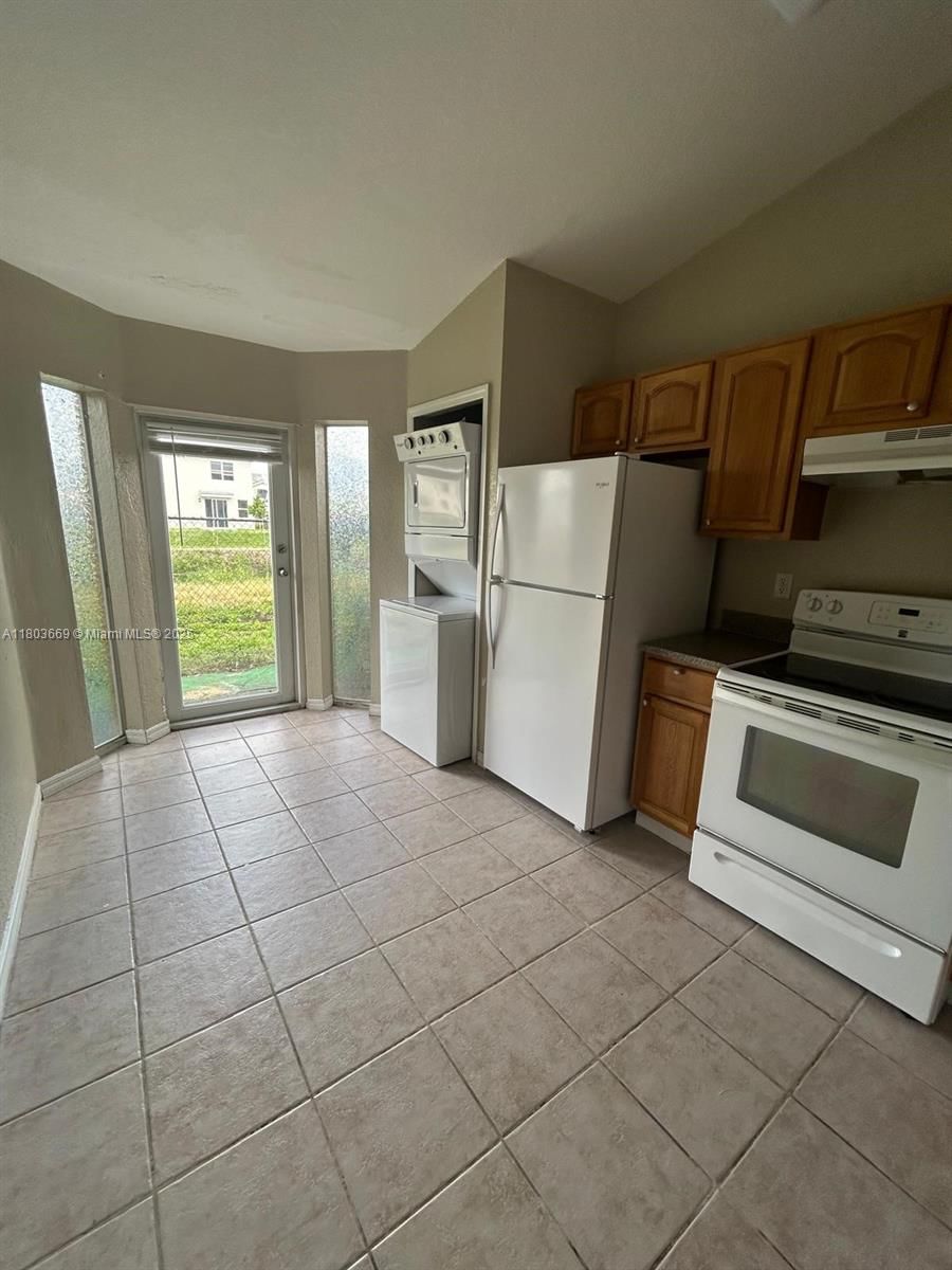 Real estate property located at 61 13th Ave #11, Miami-dade, Edgewater Condo, Homestead, FL