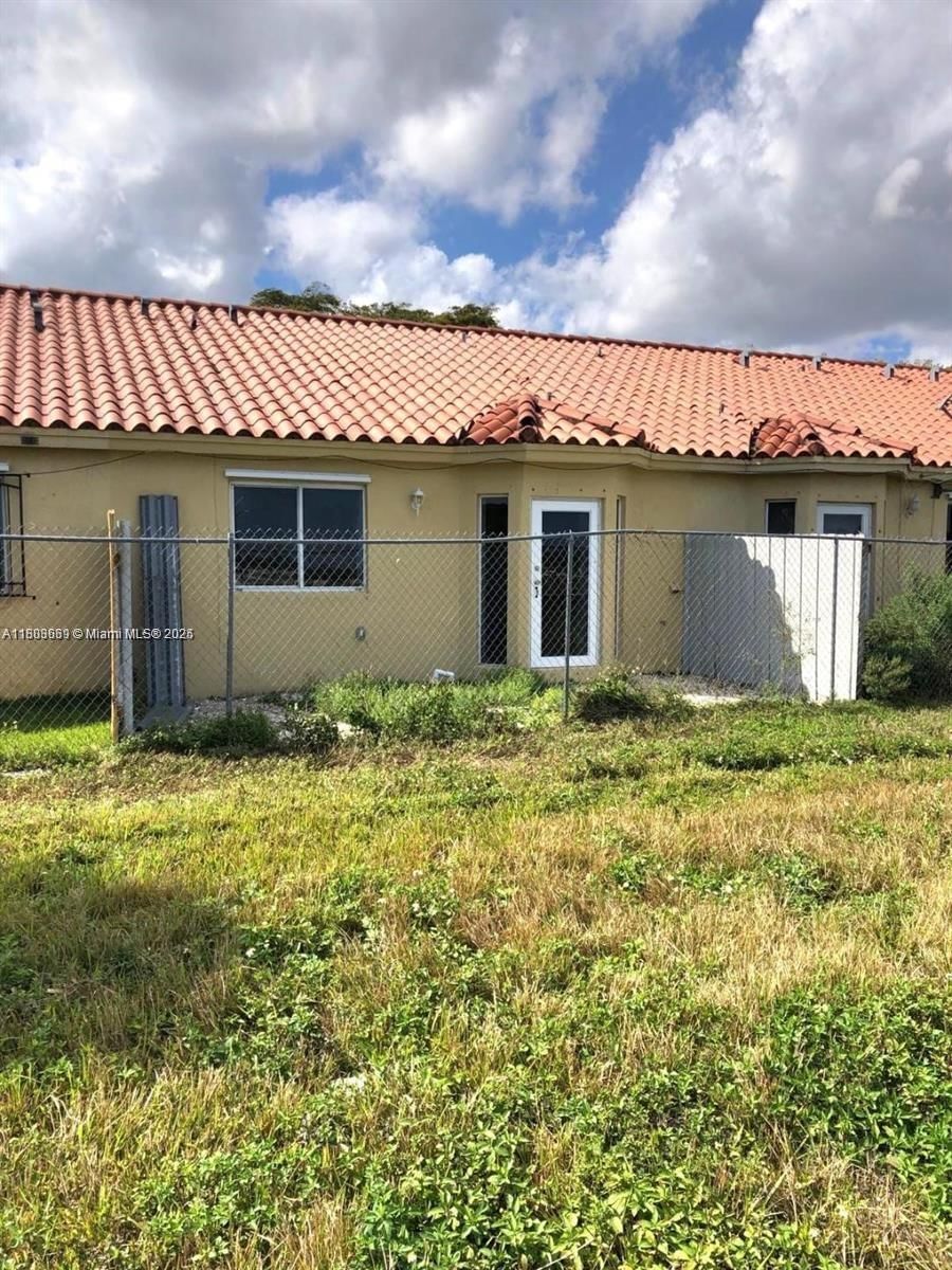 Real estate property located at 61 13th Ave #11, Miami-dade, Edgewater Condo, Homestead, FL
