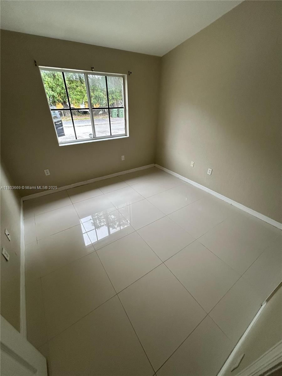Real estate property located at 61 13th Ave #11, Miami-dade, Edgewater Condo, Homestead, FL
