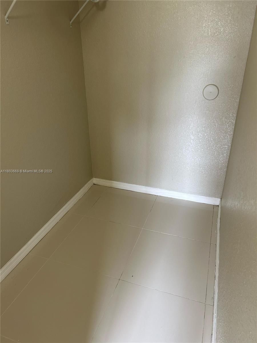 Real estate property located at 61 13th Ave #11, Miami-dade, Edgewater Condo, Homestead, FL