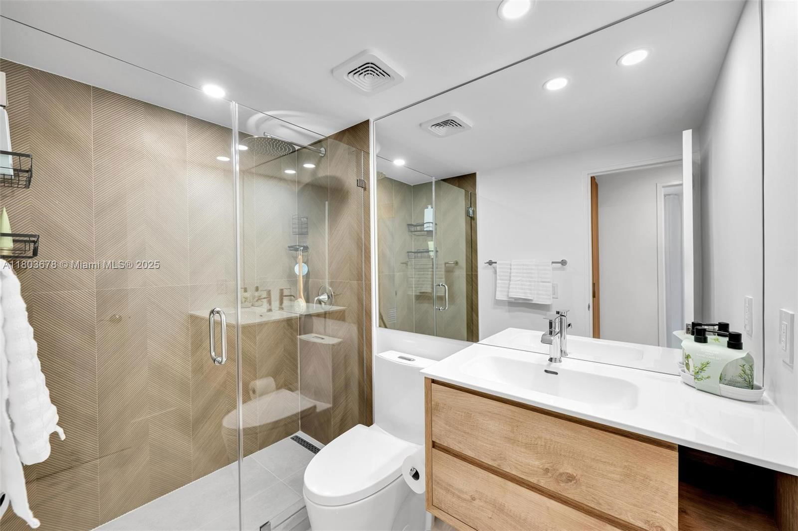 Real estate property located at 10185 Collins Ave #1502, Miami-dade, The Plaza Of Bal Harbour, Bal Harbour, FL