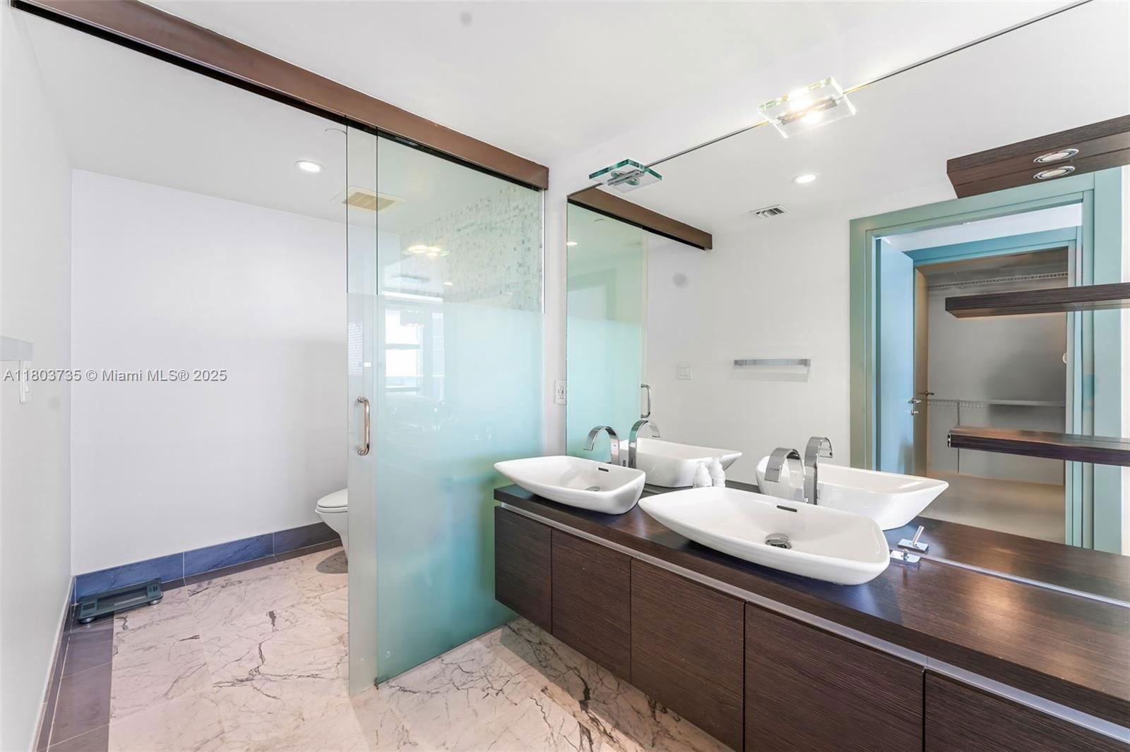 Real estate property located at 200 Biscayne Boulevard Way #4005, Miami-dade, Epic West Condo, Miami, FL