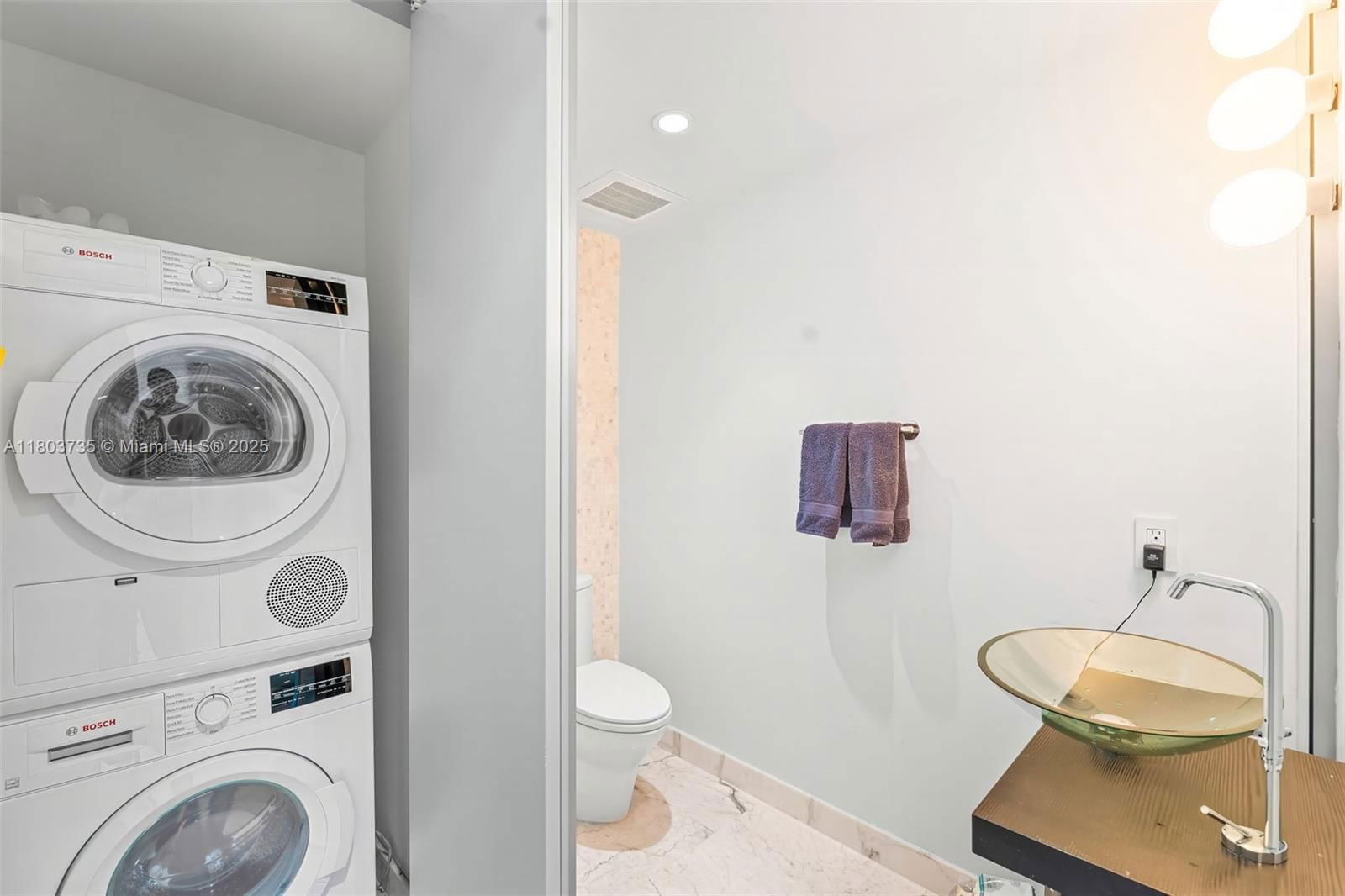 Real estate property located at 200 Biscayne Boulevard Way #4005, Miami-dade, Epic West Condo, Miami, FL