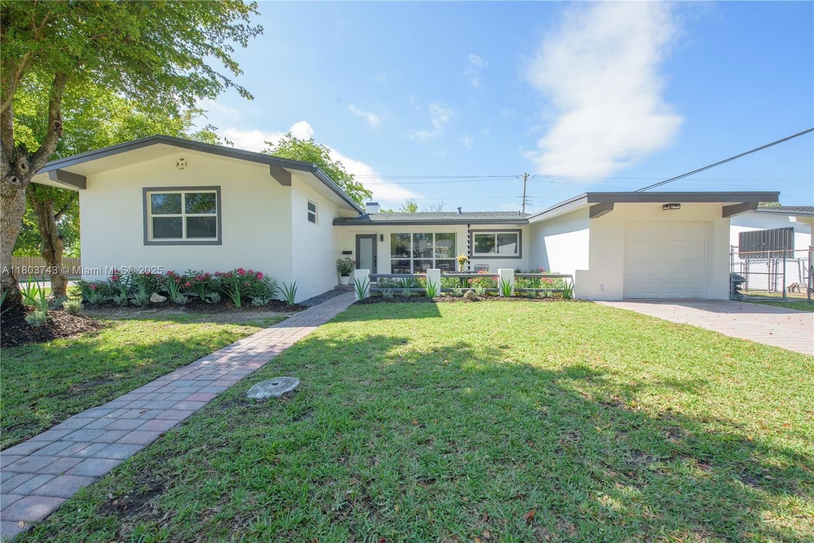 Real estate property located at 9450 Martinique Dr, Miami-dade, Cutler Ridge Sec 3, Cutler Bay, FL