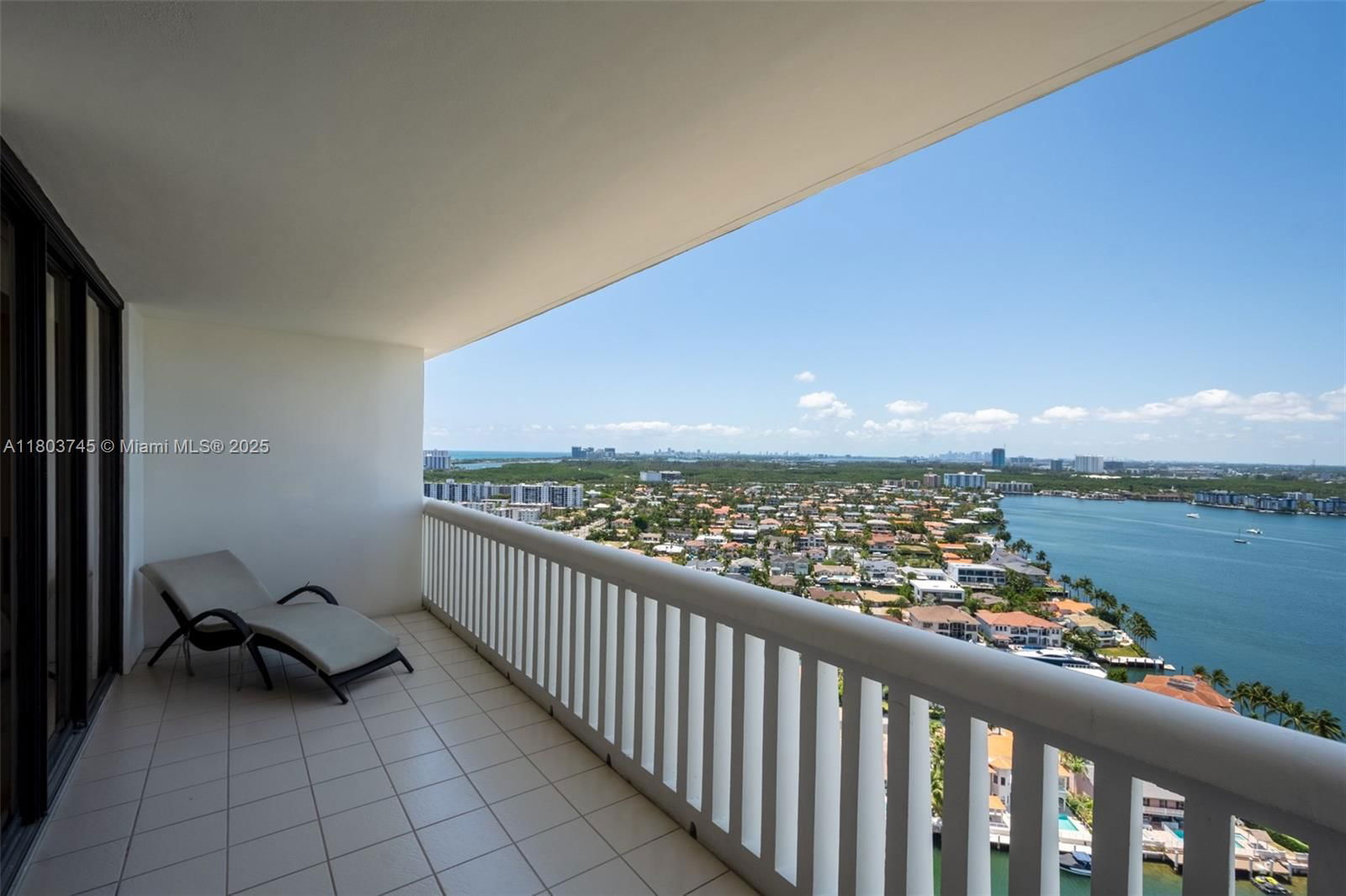 Real estate property located at 1000 Island Blvd #2707, Miami-dade, Williams Island, Aventura, FL