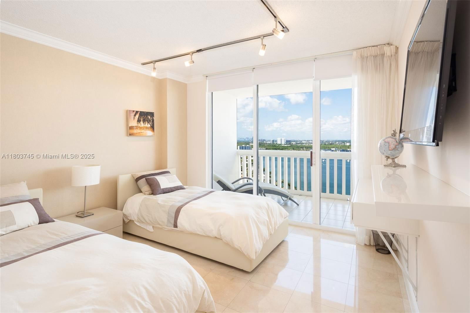 Real estate property located at 1000 Island Blvd #2707, Miami-dade, Williams Island, Aventura, FL