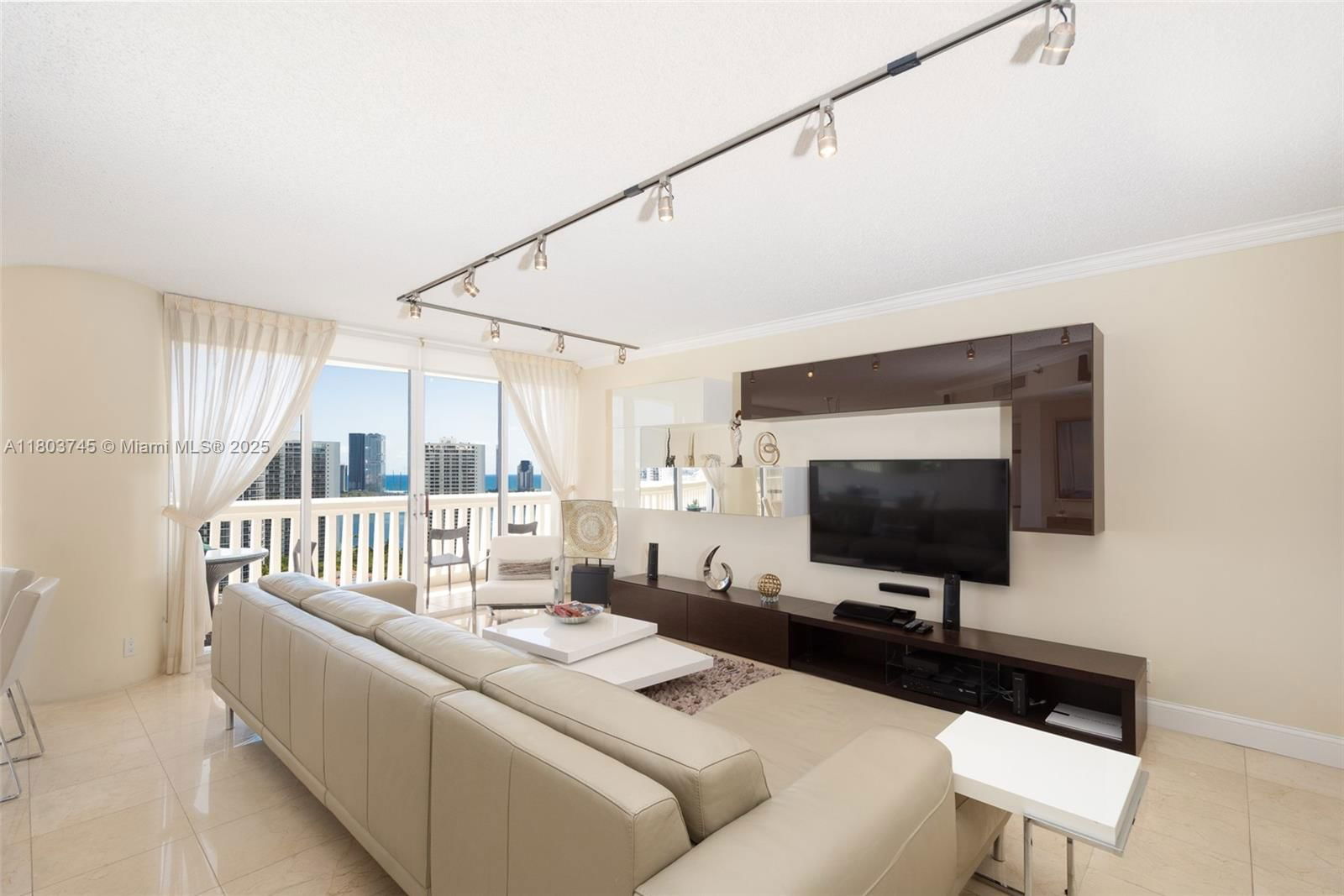 Real estate property located at 1000 Island Blvd #2707, Miami-dade, Williams Island, Aventura, FL