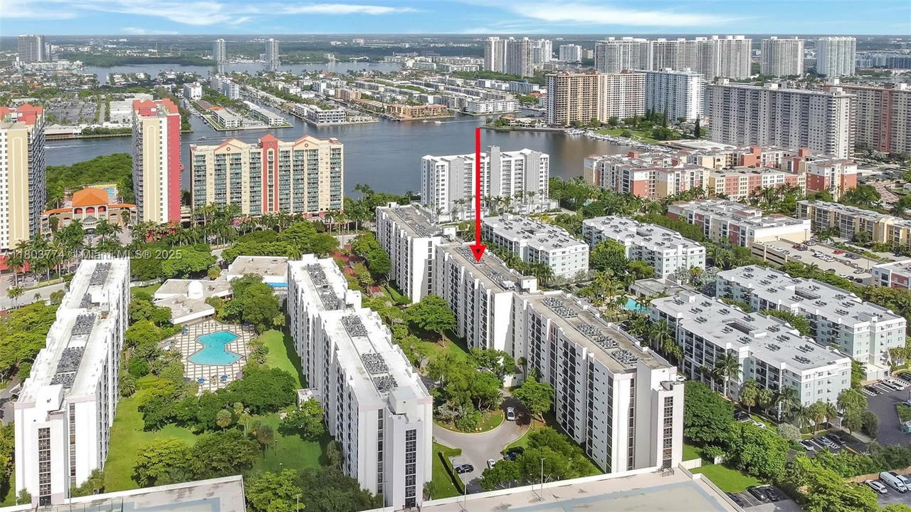 Real estate property located at 17021 Bay Rd #918, Miami-dade, Plaza Of The Americas, Sunny Isles Beach, FL