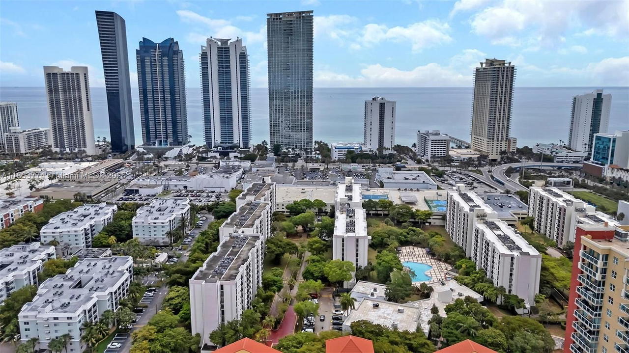 Real estate property located at 17021 Bay Rd #918, Miami-dade, Plaza Of The Americas, Sunny Isles Beach, FL