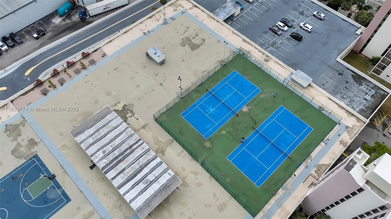 Real estate property located at 17021 Bay Rd #918, Miami-dade, Plaza Of The Americas, Sunny Isles Beach, FL