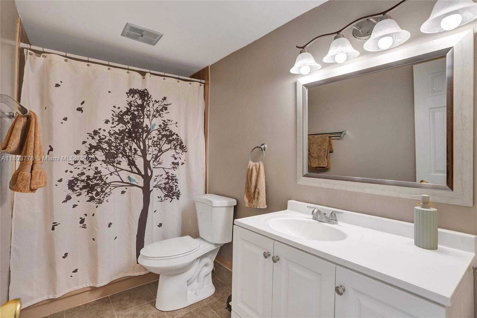 Real estate property located at 16465 26th Ave #18, Miami-dade, Lakeview Townhomes Condo, North Miami Beach, FL