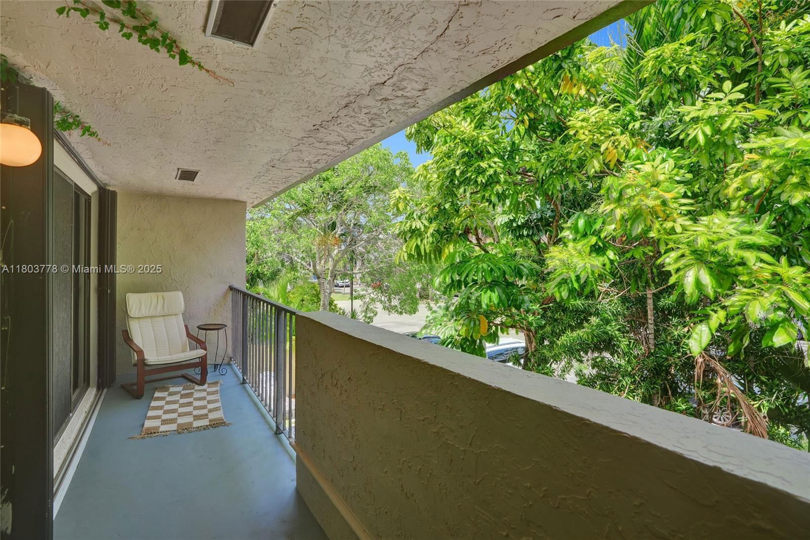 Real estate property located at 16465 26th Ave #18, Miami-dade, Lakeview Townhomes Condo, North Miami Beach, FL