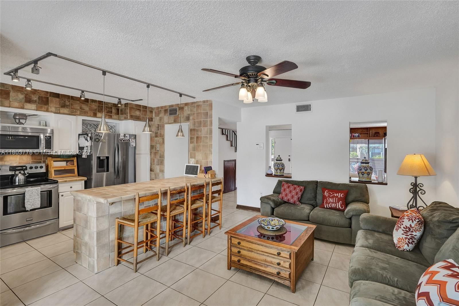 Real estate property located at 16465 26th Ave #18, Miami-dade, Lakeview Townhomes Condo, North Miami Beach, FL