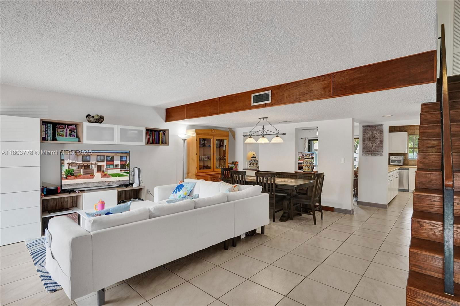 Real estate property located at 16465 26th Ave #18, Miami-dade, Lakeview Townhomes Condo, North Miami Beach, FL