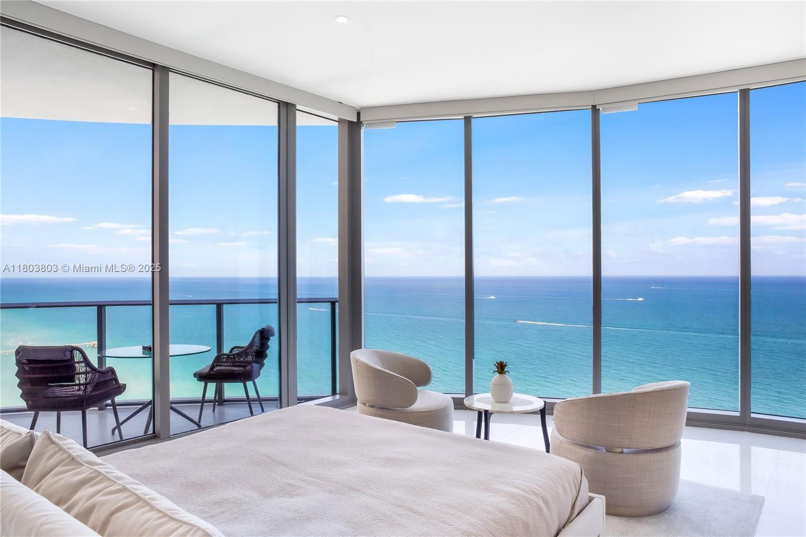 Real estate property located at 15701 Collins Ave #3201, Miami-dade, 15701 Collins Condo, Sunny Isles Beach, FL