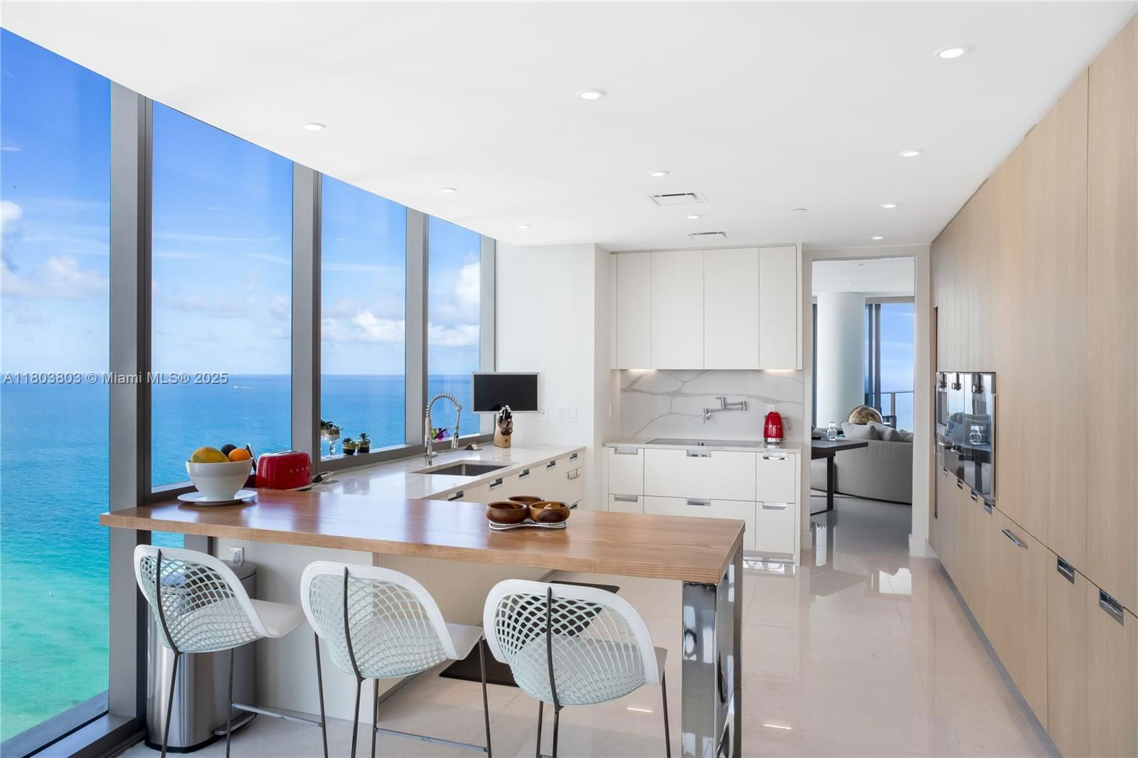 Real estate property located at 15701 Collins Ave #3201, Miami-dade, 15701 Collins Condo, Sunny Isles Beach, FL