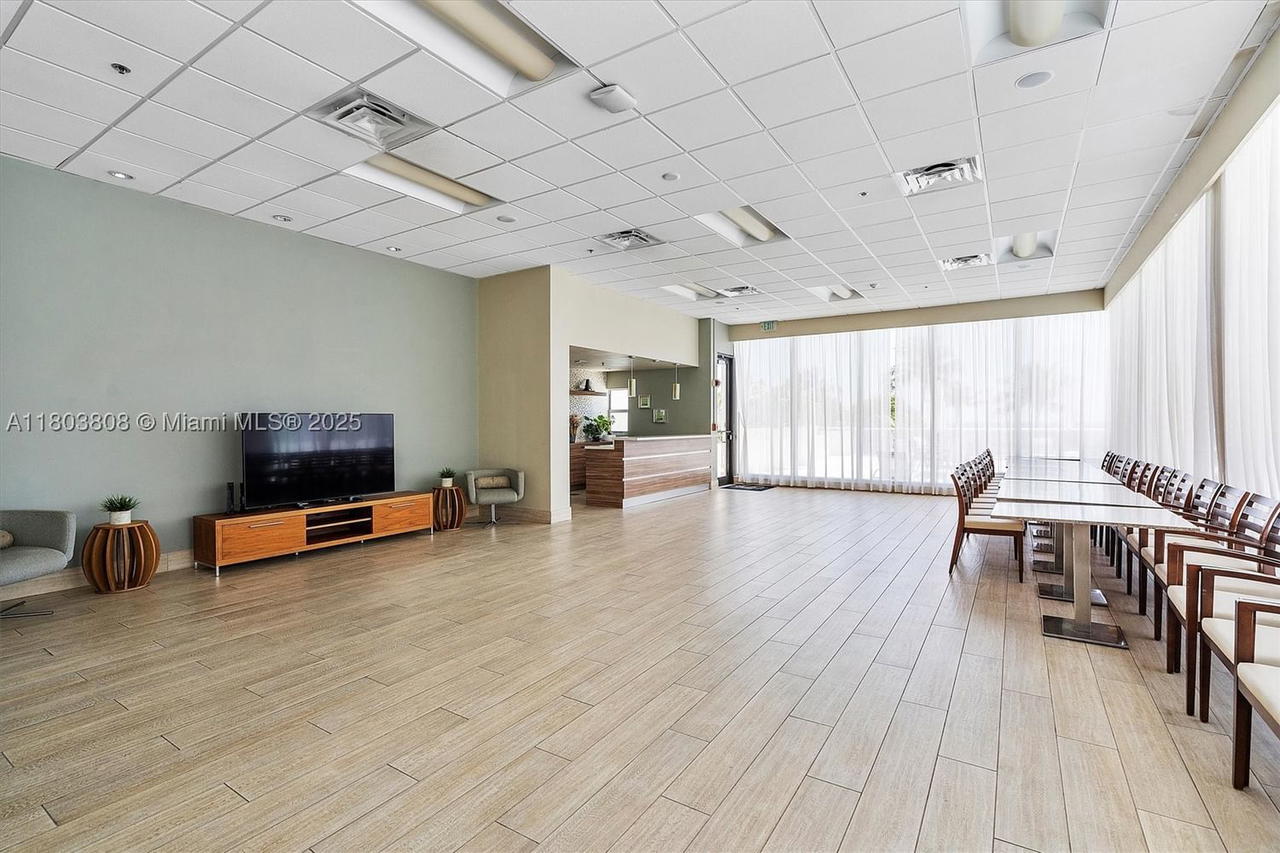 Real estate property located at 9511 Collins Ave #1002, Miami-dade, 9500 Oceans Condo, Surfside, FL