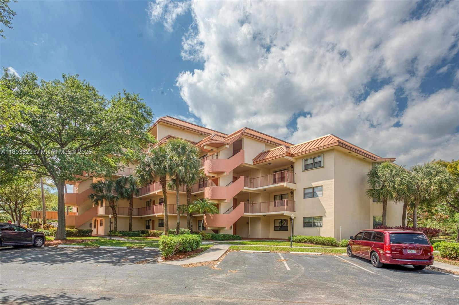 Real estate property located at 7401 16th St #408, Broward, Plantation Forest Condo, Plantation, FL