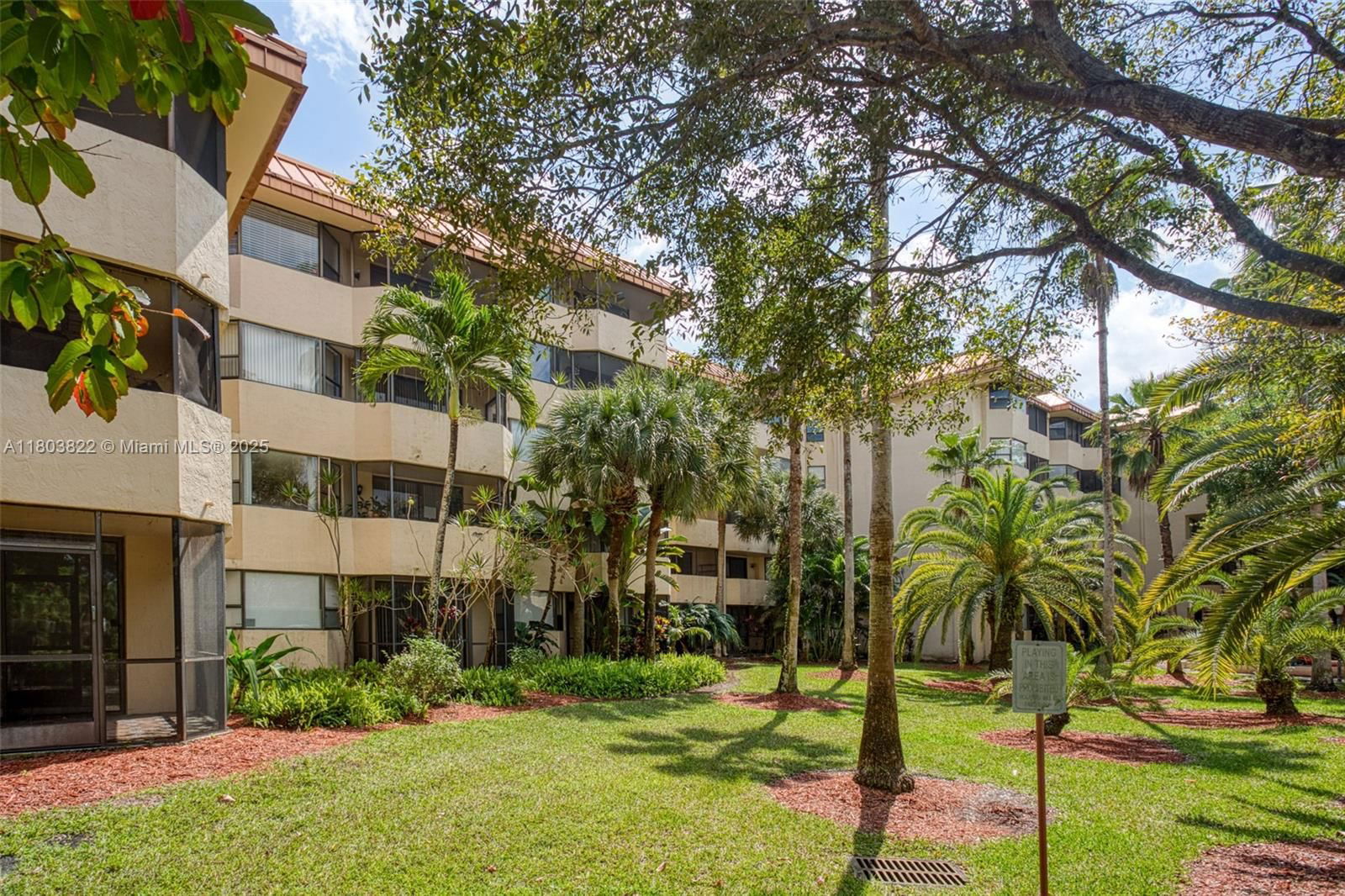 Real estate property located at 7401 16th St #408, Broward, Plantation Forest Condo, Plantation, FL