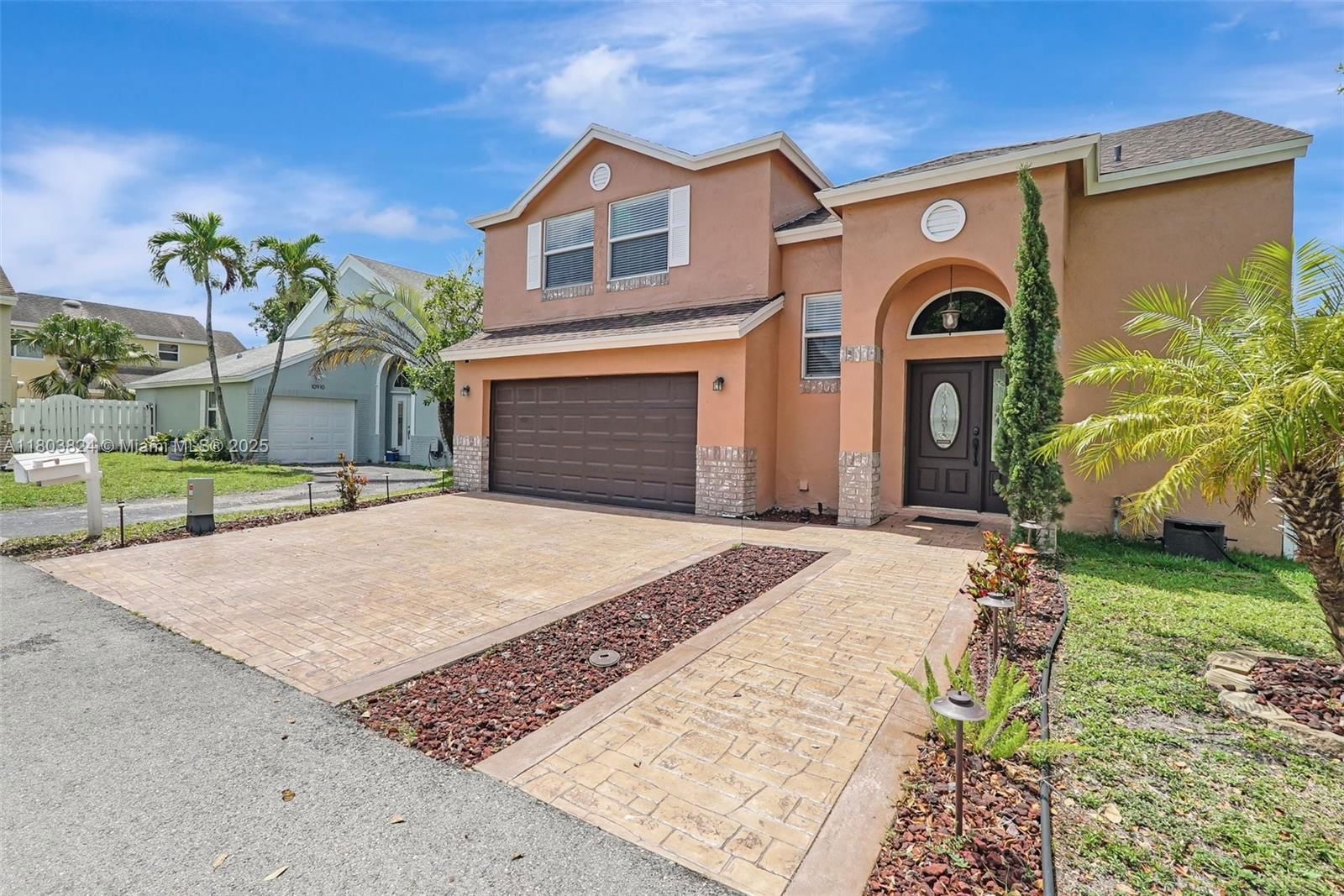 Real estate property located at 10920 11th Ct, Broward, Scarborough Ii, Davie, FL