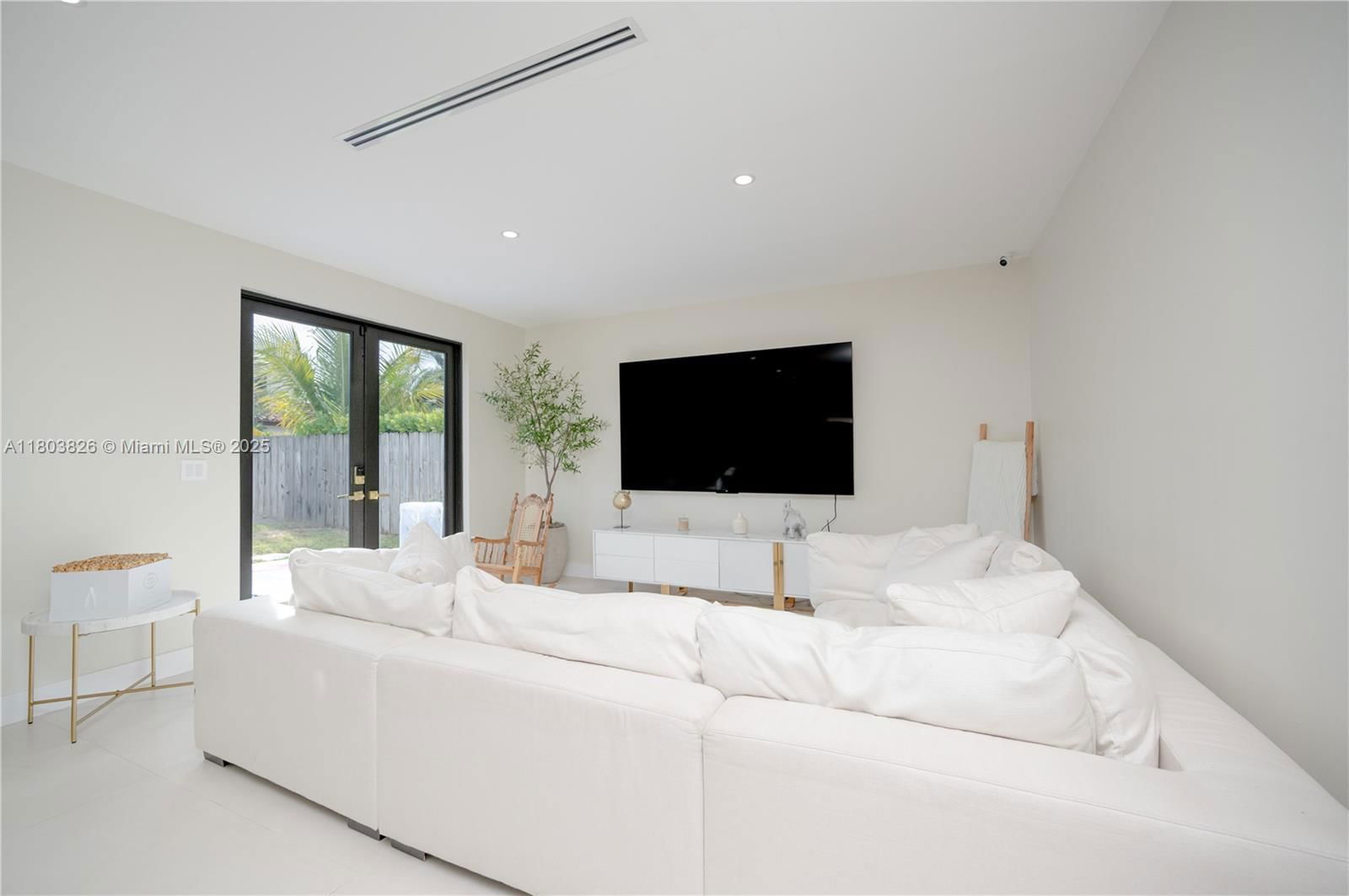 Real estate property located at 15282 173rd Ln, Miami-dade, Venetian Parc West, Miami, FL