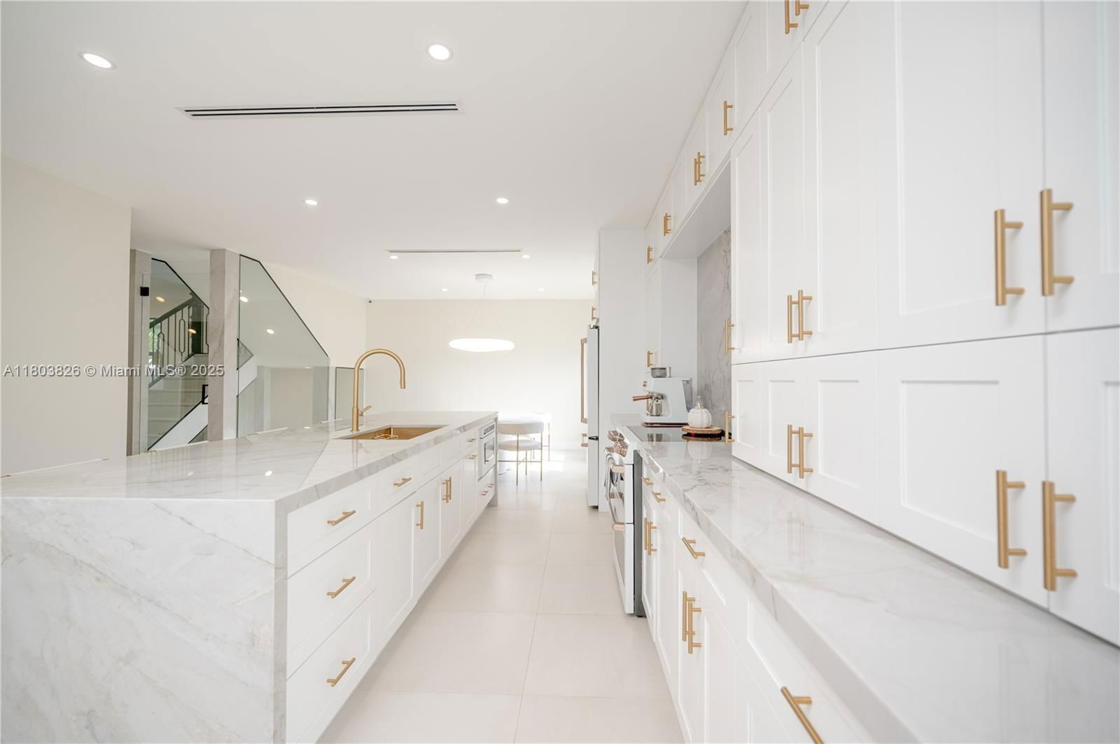 Real estate property located at 15282 173rd Ln, Miami-dade, Venetian Parc West, Miami, FL