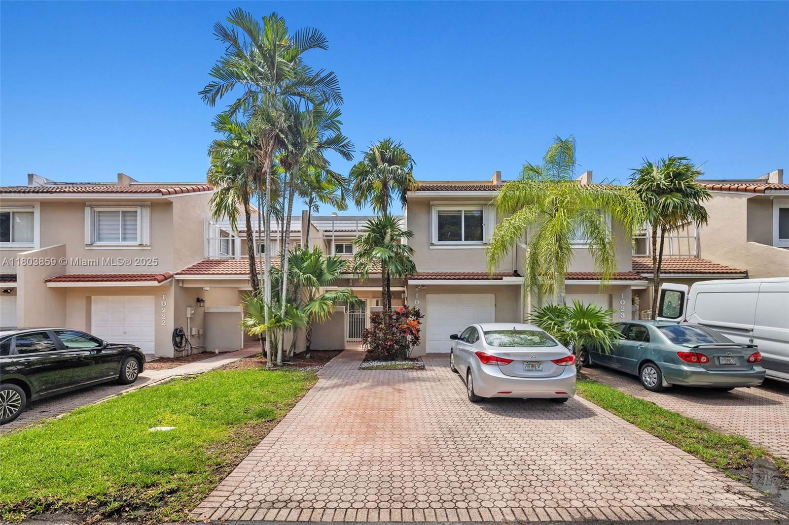 Real estate property located at 10226 52nd Ln, Miami-dade, Doral Greens, Doral, FL