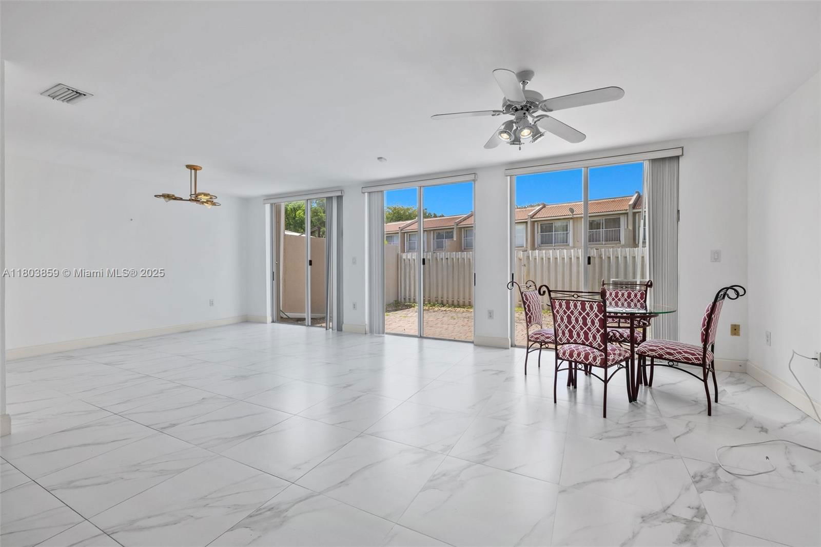 Real estate property located at 10226 52nd Ln, Miami-dade, Doral Greens, Doral, FL