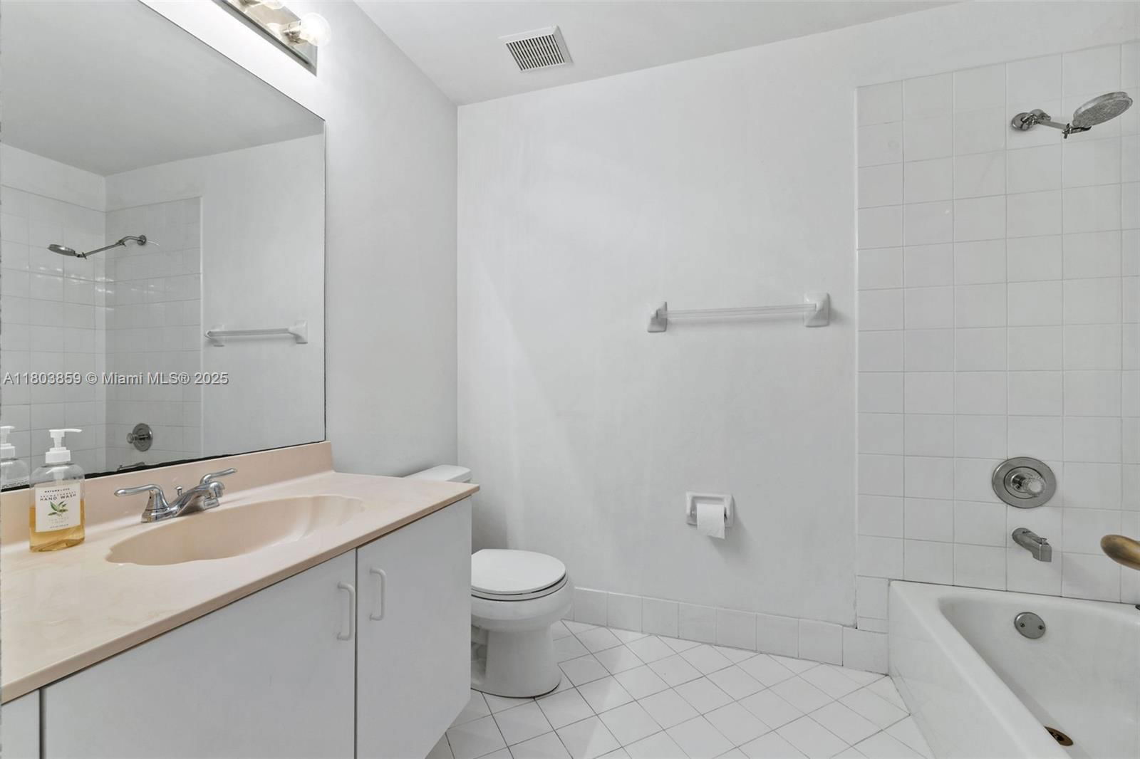 Real estate property located at 10226 52nd Ln, Miami-dade, Doral Greens, Doral, FL